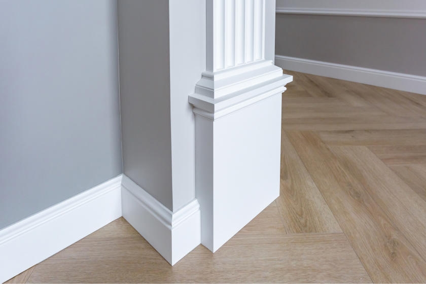white-crown-molding-trim painting